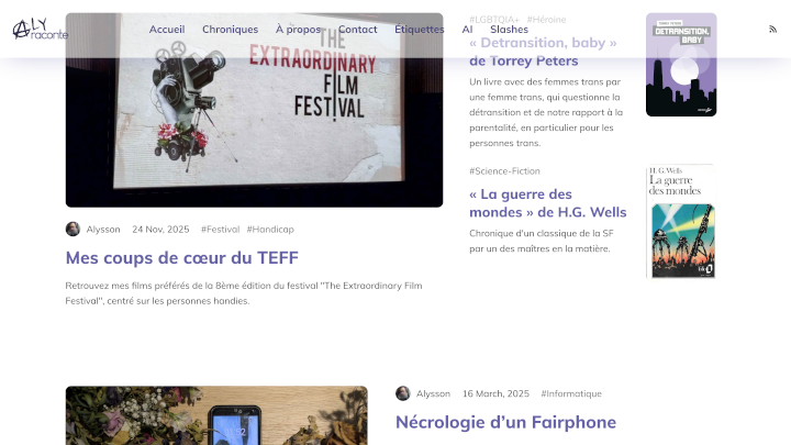 Capture d’écran de mon ancien thème ; blanc, la tête (header) en deux colonnes. À gauche une carte verticale d&rsquo;un article et, à gauche, les deux dernières chroniques sous forme de carte horizontale.